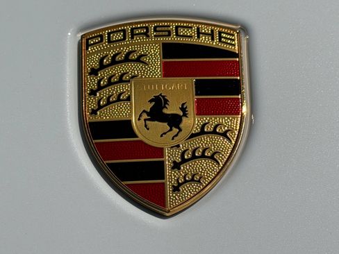 Certified 2026 Porsche Macan AWD/4WD image 11