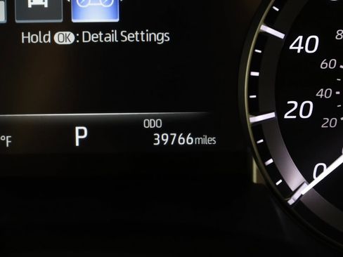 Used 2023 Toyota Highlander XLE image 38