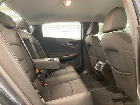 Used 2019 Chevrolet Malibu LT FWD image 12