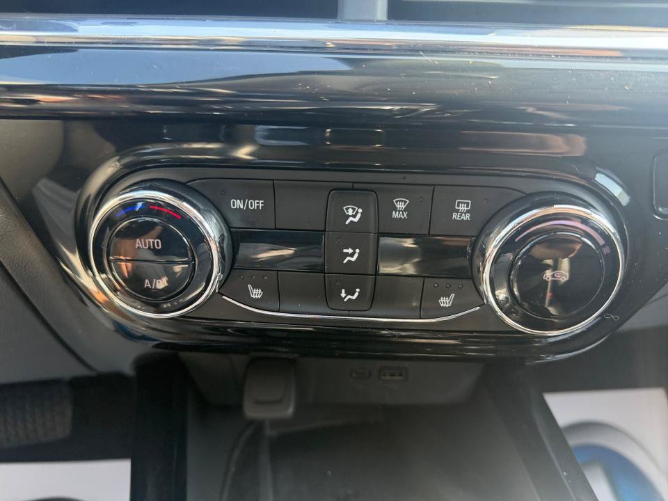 Used 2024 Chevrolet Trax ACTIV w/ Sunroof Package FWD image 18