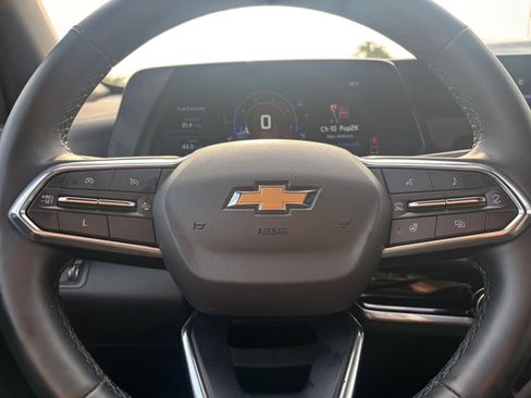 Used 2025 Chevrolet Equinox LT FWD image 29