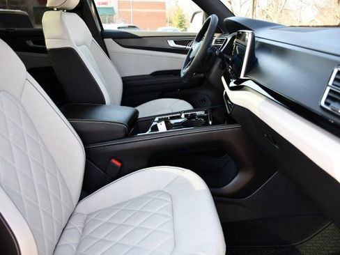 New 2026 Volkswagen Atlas Cross Sport SEL Premium R-Line image 30