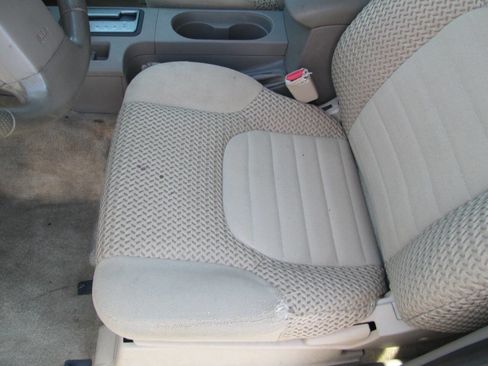 Used 2017 Nissan Frontier SV image 10