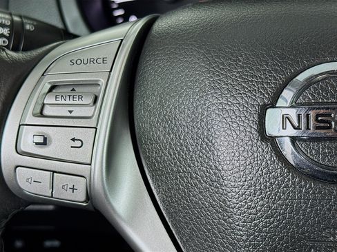 Used 2017 Nissan Altima 2.5 SL w/ Moonroof Package image 13