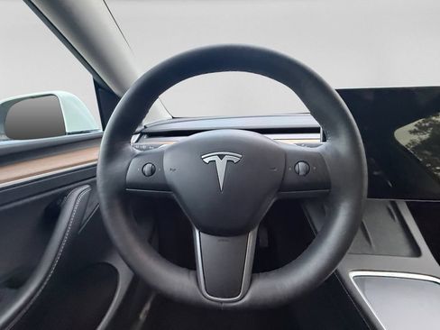 Used 2024 Tesla Model Y Long Range RWD image 12