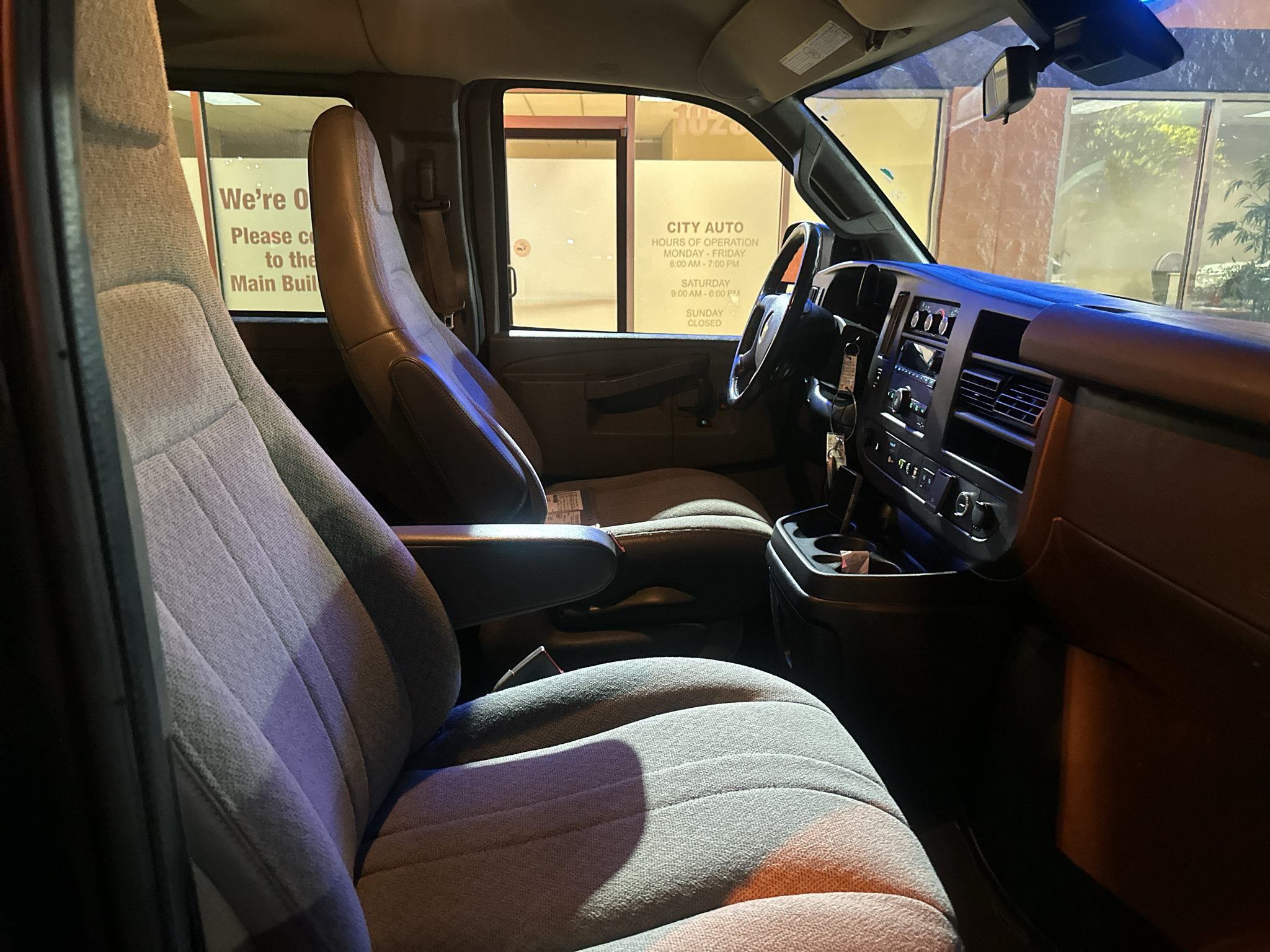 Used 2020 Chevrolet Express 3500 LT w/ LT Preferred Equipment Group RWD image 10