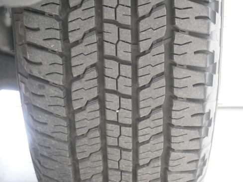 Used 2005 Ford Explorer Sport Trac Adrenalin image 24