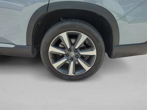 Used 2025 Honda Pilot Touring image 29