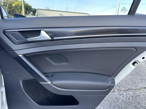 Used 2015 Volkswagen Golf S FWD image 30