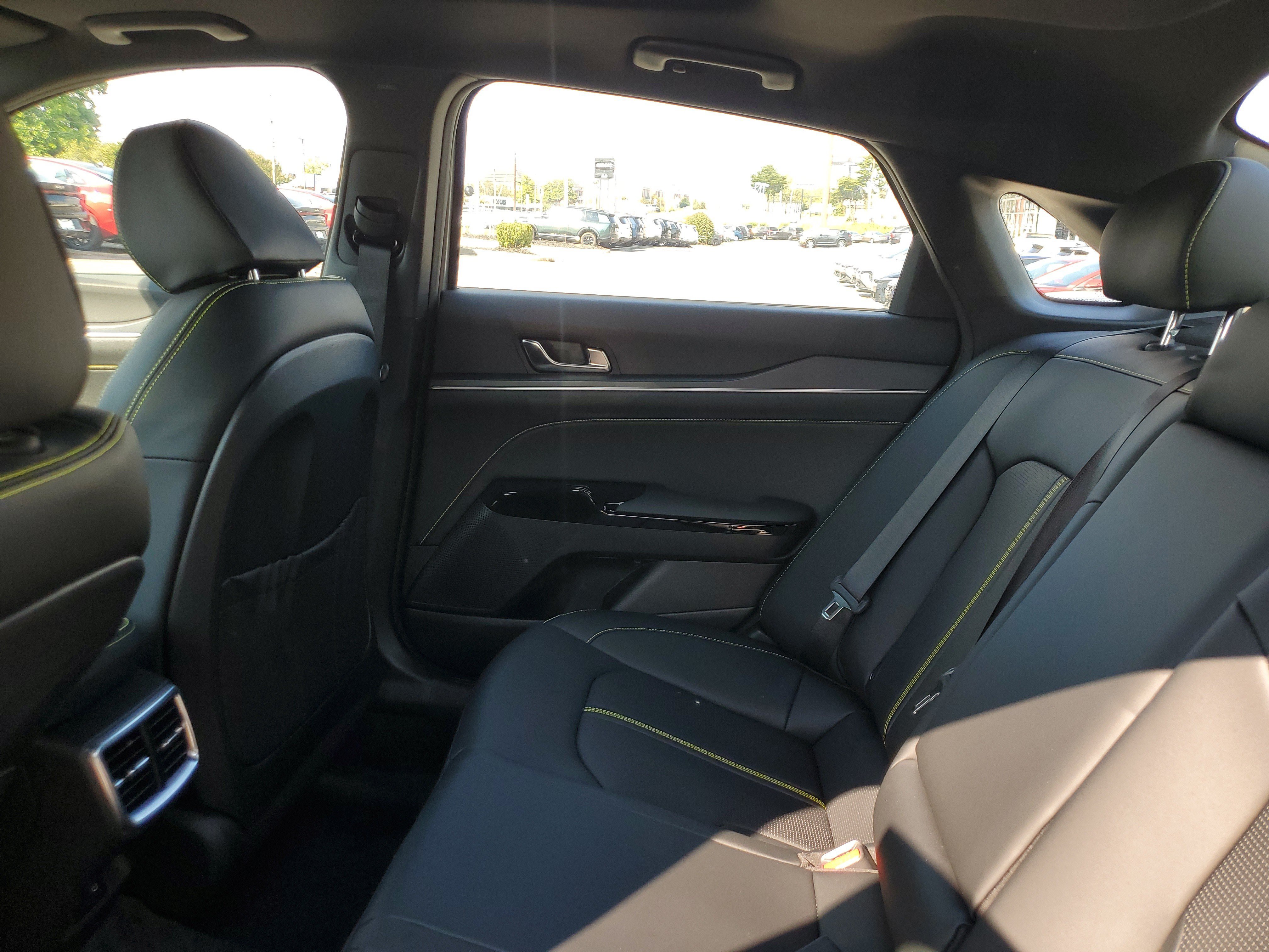 New 2027 Kia K5 GT w/ GT1 Package FWD image 10