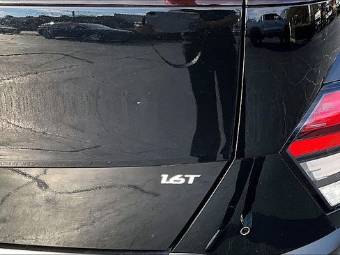 Used 2024 Hyundai Kona Limited FWD image 9