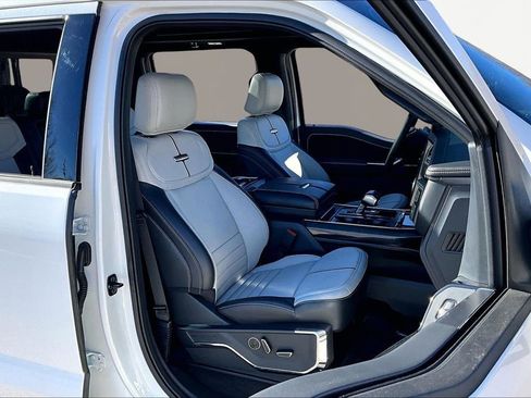 Used 2025 Ford F150 Lightning Platinum image 7