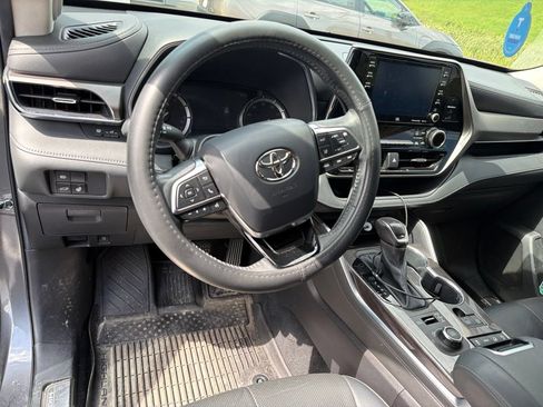 Used 2021 Toyota Highlander Limited AWD/4WD image 14