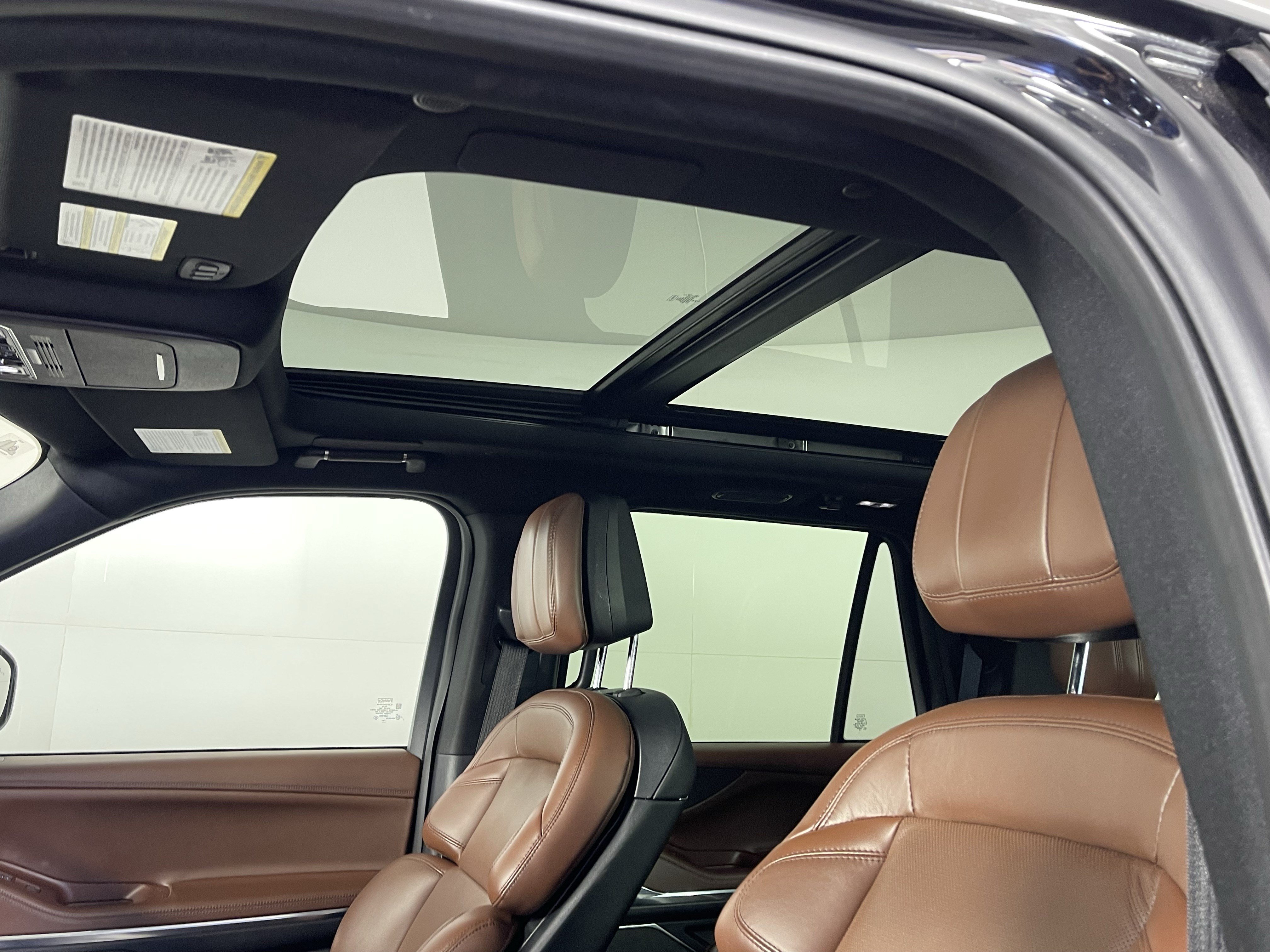 Used 2025 Lincoln Navigator Reserve AWD/4WD image 20