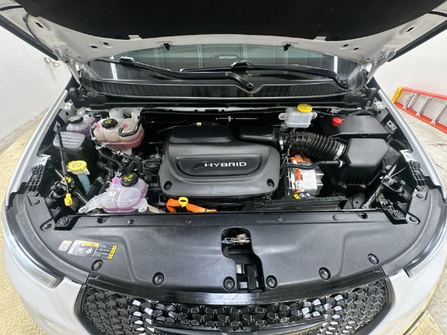 Used 2022 Chrysler Pacifica Touring-L w/ Uconnect Theater Family Group FWD image 19