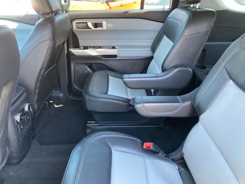 Certified 2022 Ford Explorer XLT w/ Equipment Group 202A AWD/4WD image 10