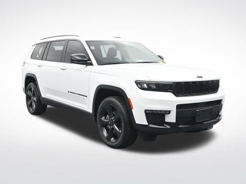 Used 2023 Jeep Grand Cherokee L Limited w/ Black Appearance Package image 3