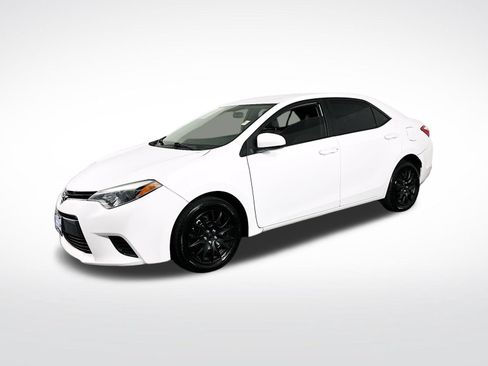 Used 2015 Toyota Corolla LE FWD image 4