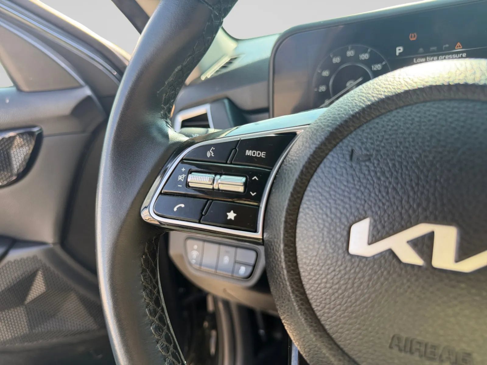 Used 2024 Kia Seltos EX FWD image 22