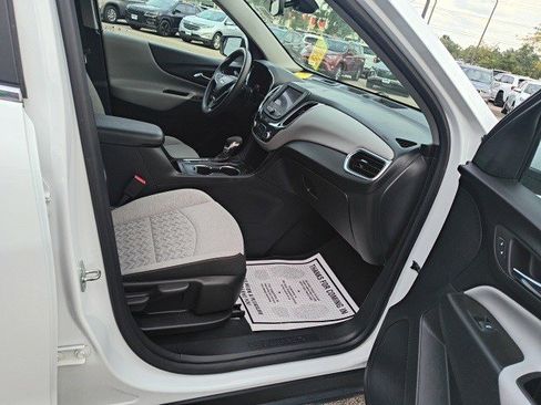 Used 2022 Chevrolet Equinox LT image 18