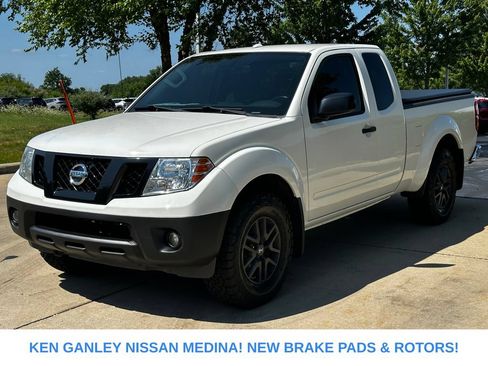 Used 2018 Nissan Frontier SV w/ Value Truck Package AWD/4WD image 5
