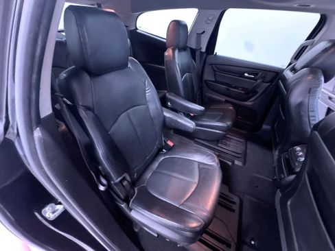 Used 2015 Chevrolet Traverse LT w/ Style and Technology Package image 36