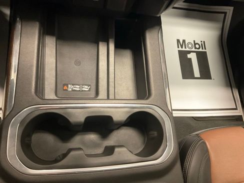 Used 2021 Chevrolet Silverado 1500 High Country image 21