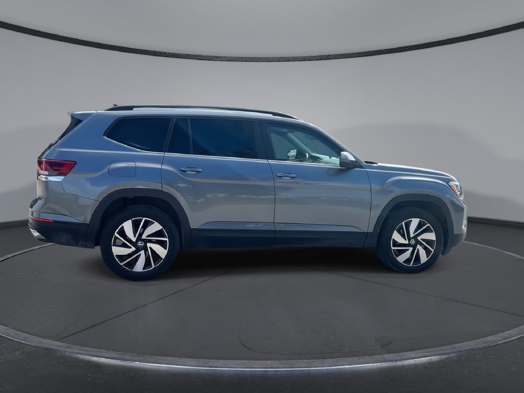 Used 2025 Volkswagen Atlas SE FWD image 9