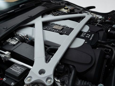 Used 2018 Aston Martin DB11 V12 image 41