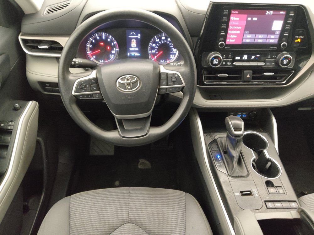 Used 2022 Toyota Highlander L FWD image 22
