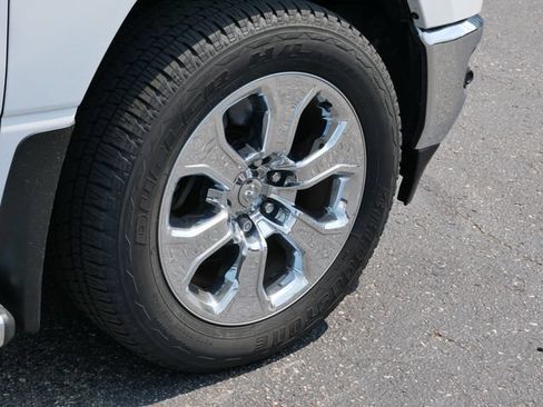 Used 2019 RAM 1500 Big Horn AWD/4WD image 12