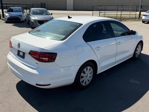 Used 2016 Volkswagen Jetta S image 4