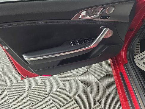 Used 2019 Kia Stinger GT1 AWD/4WD image 11