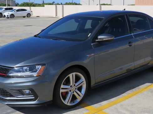 Used 2017 Volkswagen Jetta GLI FWD image 1