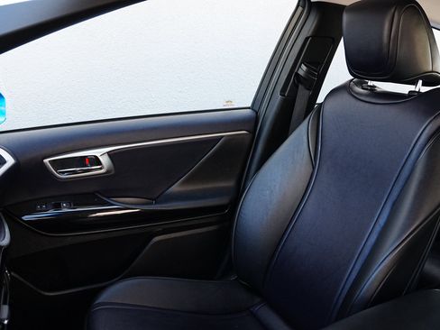 Used 2018 Toyota Mirai image 11