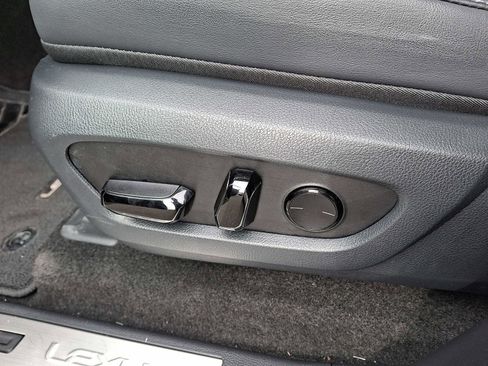 Used 2025 Lexus GX 550 w/ Accessory Package (2T) image 10