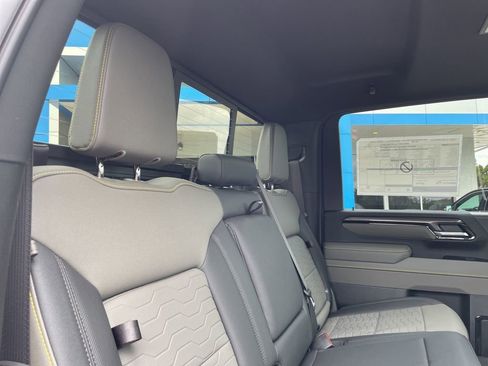 New 2026 Chevrolet Silverado 2500 ZR2 AWD/4WD image 31