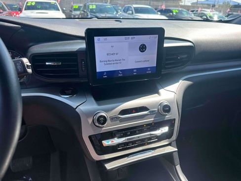 Certified 2022 Ford Explorer XLT w/ Class IV Trailer Tow Package image 31