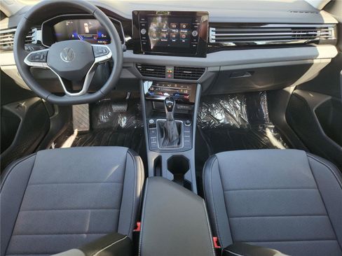 New 2025 Volkswagen Jetta SE image 11