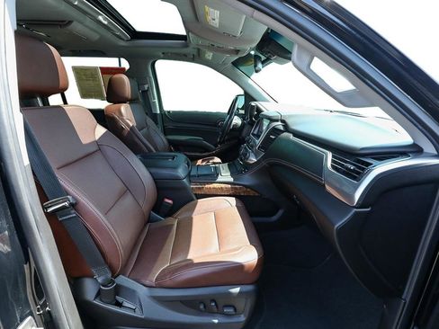 Used 2019 Chevrolet Suburban Premier w/ Premier Plus Edition AWD/4WD image 22