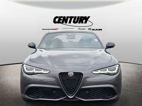 Used 2024 Alfa Romeo Giulia Veloce AWD/4WD image 8