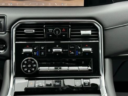 New 2025 Nissan Armada Platinum Reserve image 29