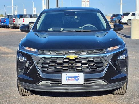 Used 2024 Chevrolet Trax LS w/ LS Convenience Package image 2