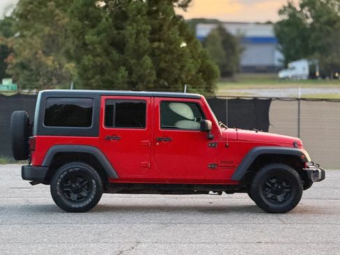 Used 2017 Jeep Wrangler Unlimited Sport w/ Connectivity Group AWD/4WD image 7