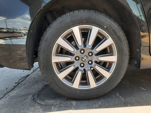 Used 2020 Toyota Sienna XLE AWD/4WD image 20