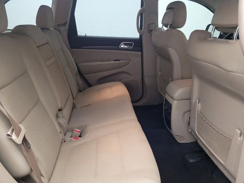 Used 2017 Jeep Grand Cherokee Laredo image 19