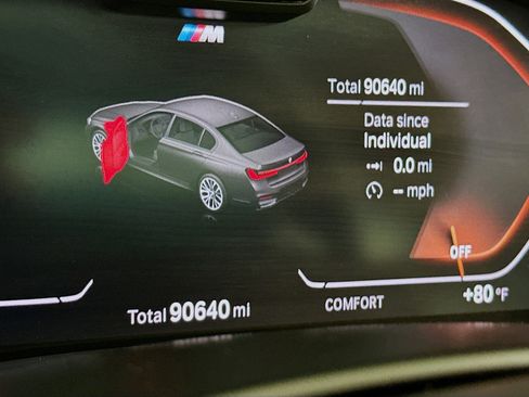 Used 2020 BMW 750i xDrive w/ Executive Package image 9