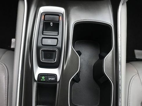 Used 2018 Honda Accord Touring image 21