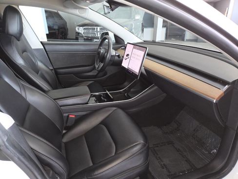 Used 2019 Tesla Model 3 Standard Range Plus RWD image 28