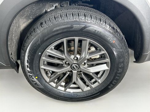Used 2024 Nissan Rogue S AWD/4WD image 11